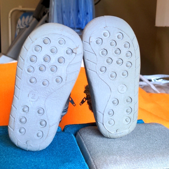 #2  😍 5 For $25 😍  Black & Gray Nordic Print Boots   🥾 - Picture 4 of 7